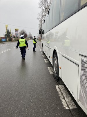 WSPÓLNE DZIAŁANIA KONECKICH POLICJANTÓW I GMINNEJ KOMISJI ROZWIĄZYWANIA PROBLEMÓW ALKOHOLOWYCH