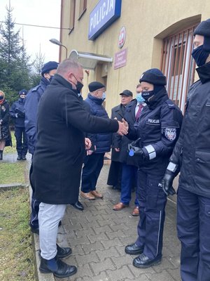 Nowy radiowóz dla Komisariatu Policji w Radoszycach