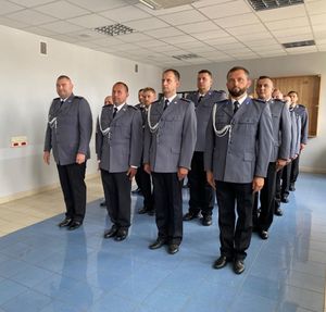 Wręczenie aktów mianowania koneckim Policjantom