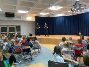 „Bezpieczna droga do szkoły”- spotkanie profilaktyczne koneckich policjantów