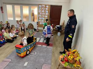Bezpieczna droga do szkoły z przedszkolakami