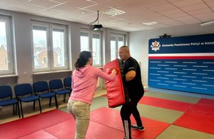 Samoobrona dla kobiet w Policji - zajęcia z okazji 100-lecia kobiet w Policji