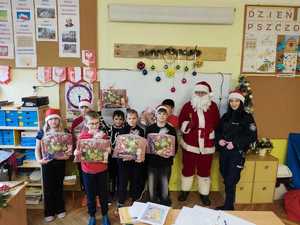 Mikołajki z koneckim policjantami