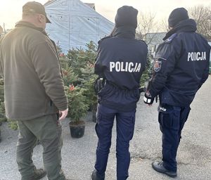 WSPÓLNE PATROLE POLICJANTÓW Z FUNKCJONARIUSZAMI ZE STRAŻY LEŚNEJ