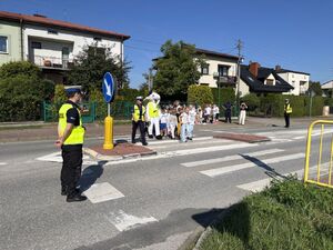 Cenna lekcja ruchu drogowego w ramach akcji „Bezpieczna droga do szkoły”